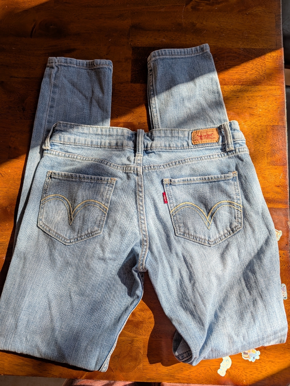 Levi Strauss Too Superlow 524 Lightwash Skinny Jeans Levi's Junior's Size 3 - Picture 4 of 10